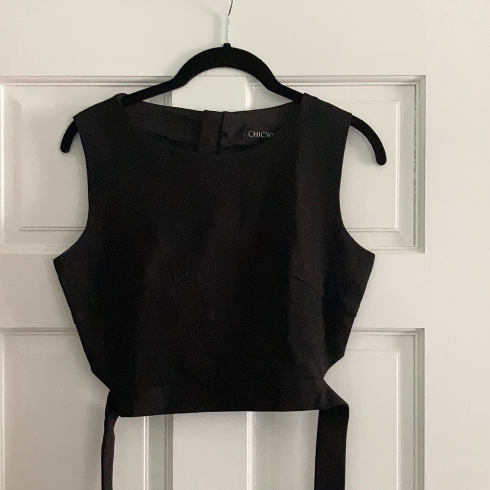 Women’s tie-back crop top